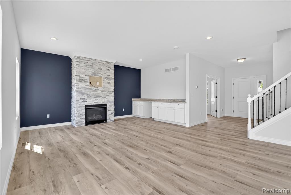 8760 Barrington, Ypsilanti, MI 48198 — Photo 13