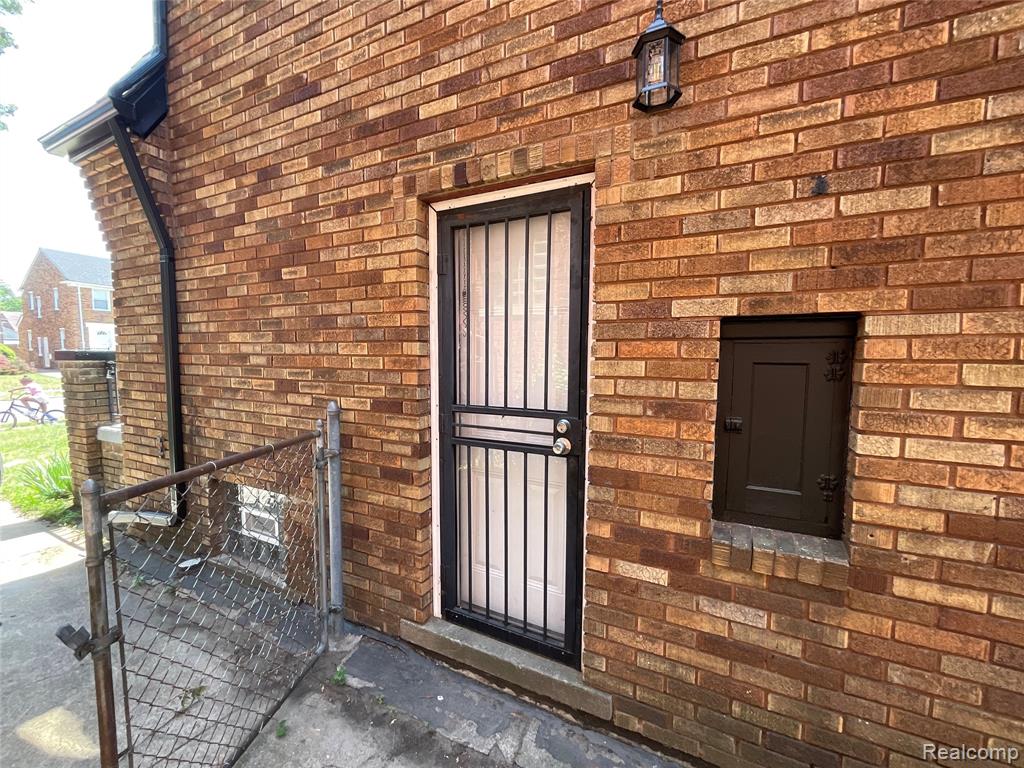 17165 Wisconsin Street - Photo 3