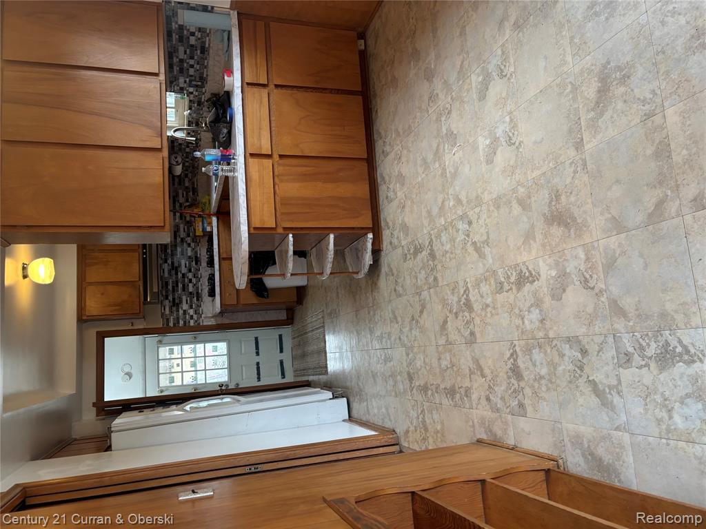 8539 Norborne Avenue, Dearborn Heights, MI 48127 — Photo 2