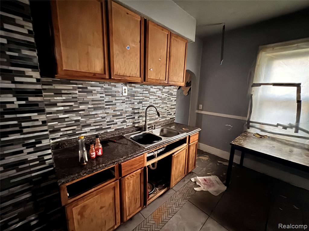 6026 Maxwell Street, Detroit, MI 48213 — Photo 4