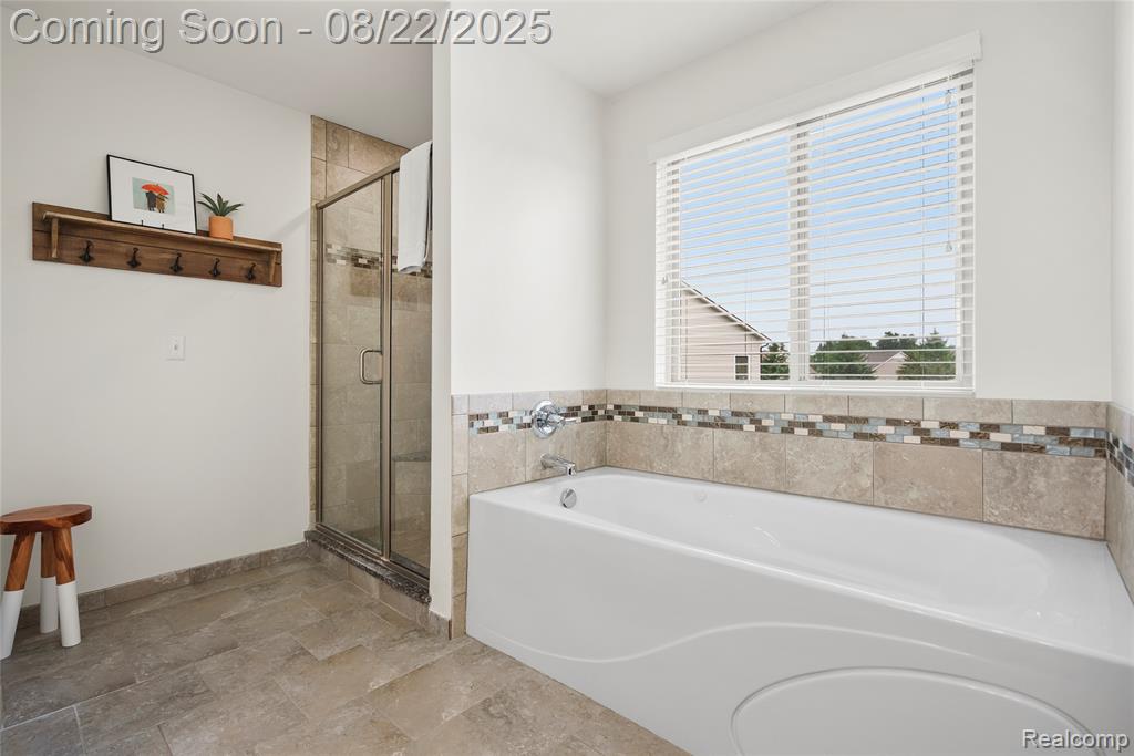 637 Edinburgh Circle, Highland, MI — Photo 23