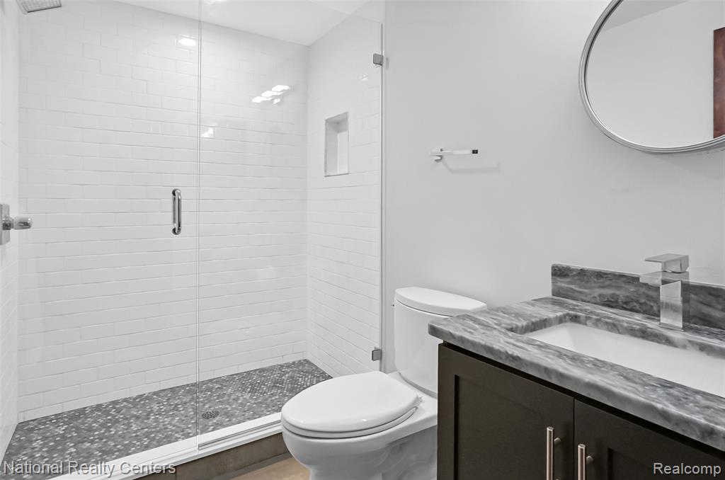 11500 Lisa Lori Lane, South Lyon, MI 48178 — Photo 34