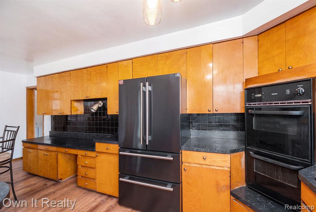 8651 EVERGREEN Avenue, Detroit, MI 48228 — Photo 12