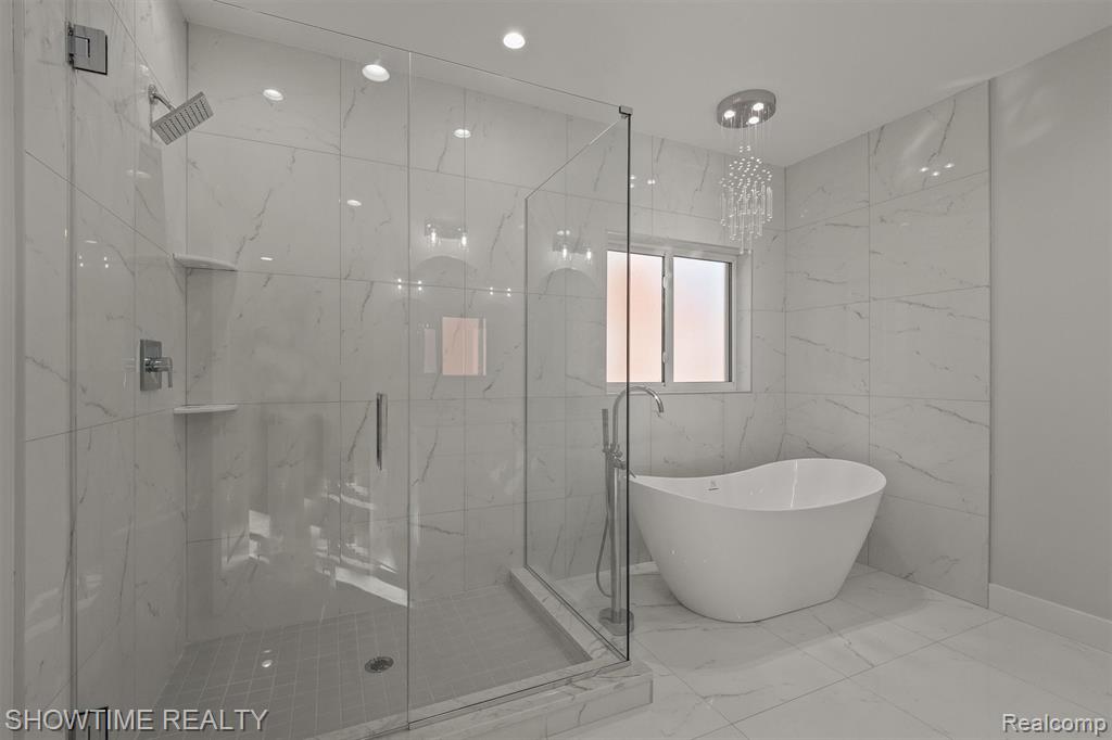 5636 Paris, Sterling Heights, MI 48310 — Photo 17