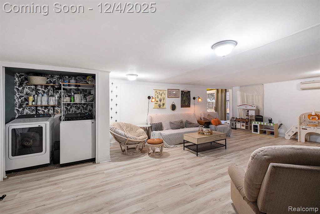 802 Richard Street, Holly, MI 48442 — Photo 7