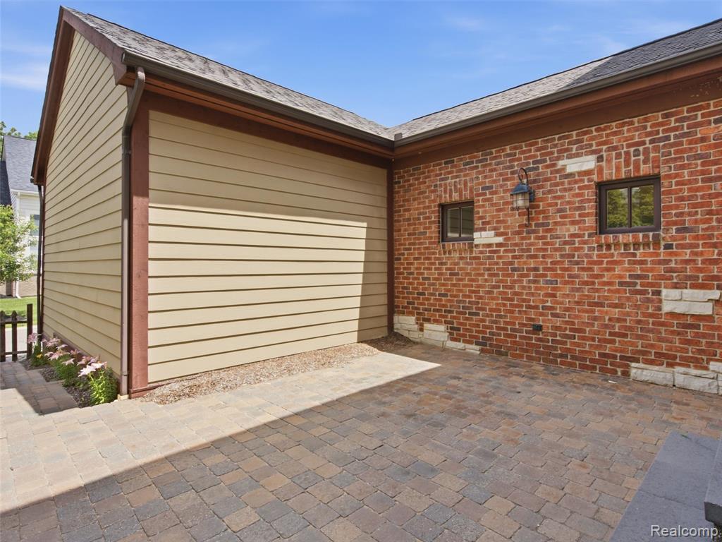 3875 Andover Avenue, Auburn Hills, MI 48326 — Photo 33