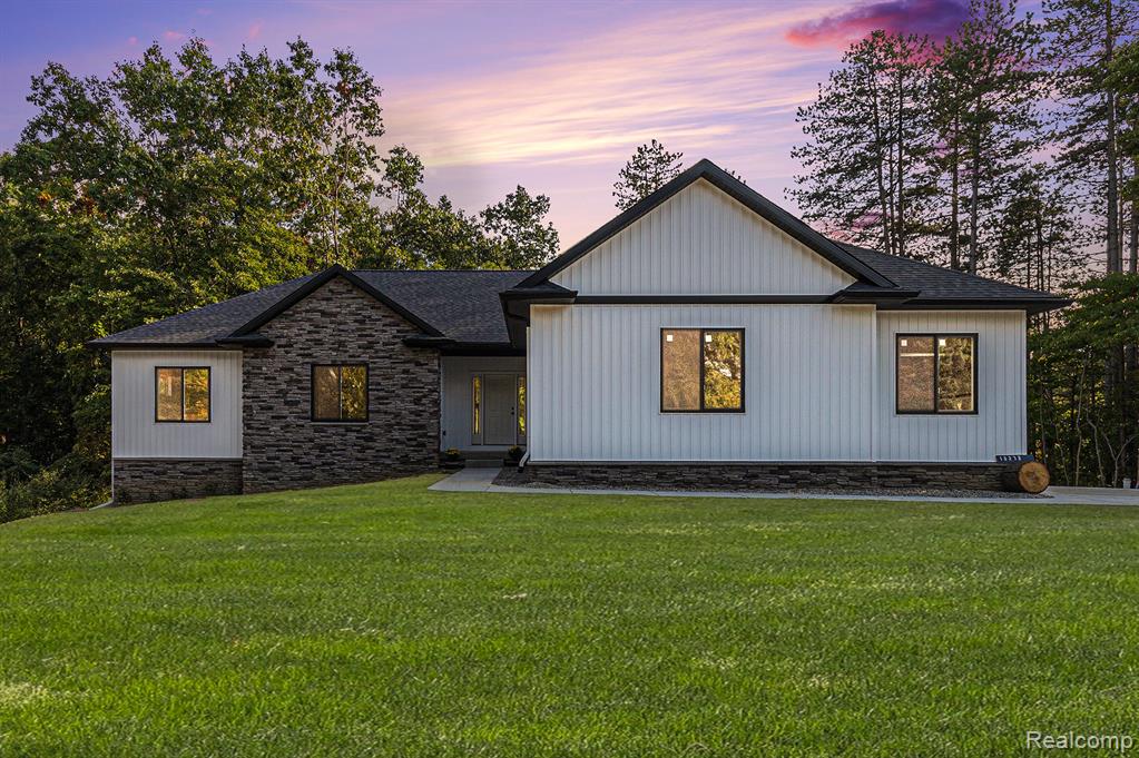15273 Pine Ridge Drive, Holly, MI 48462 — front exterior