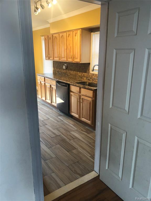 4715 CULVER Street, Dearborn Heights, MI 48125 — Photo 14