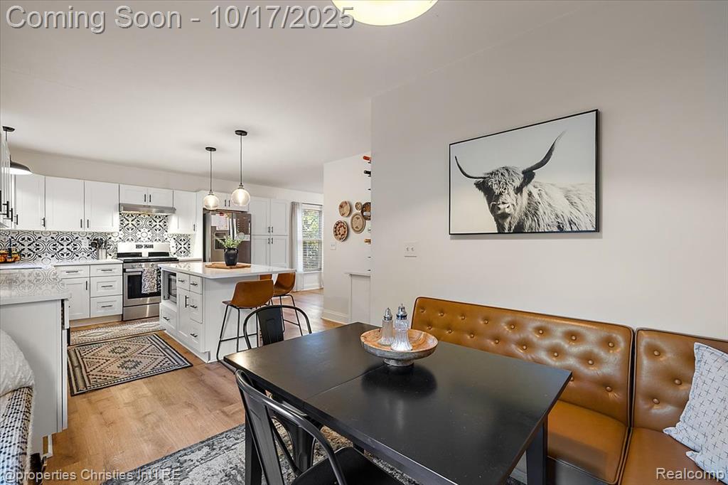 3076 Pridham Street, Keego Harbor, MI 48320 — Photo 18
