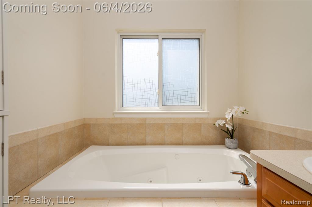 1366 Hidden Wood Court, Grand Blanc, MI 48439 — Photo 29