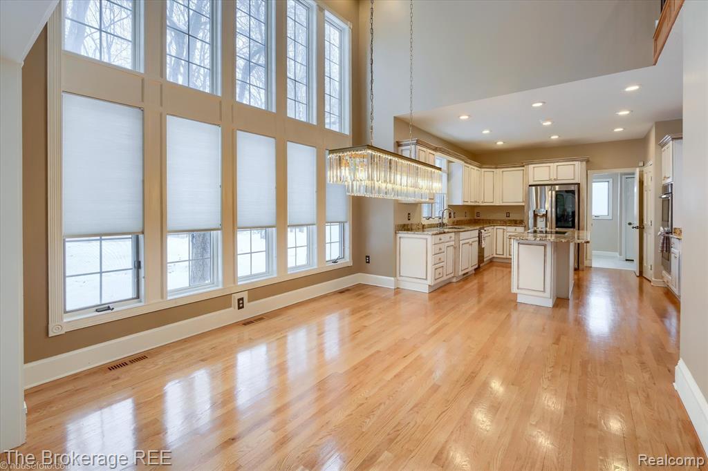 5475 Woodfield Parkway, Grand Blanc, MI 48439 — Photo 40
