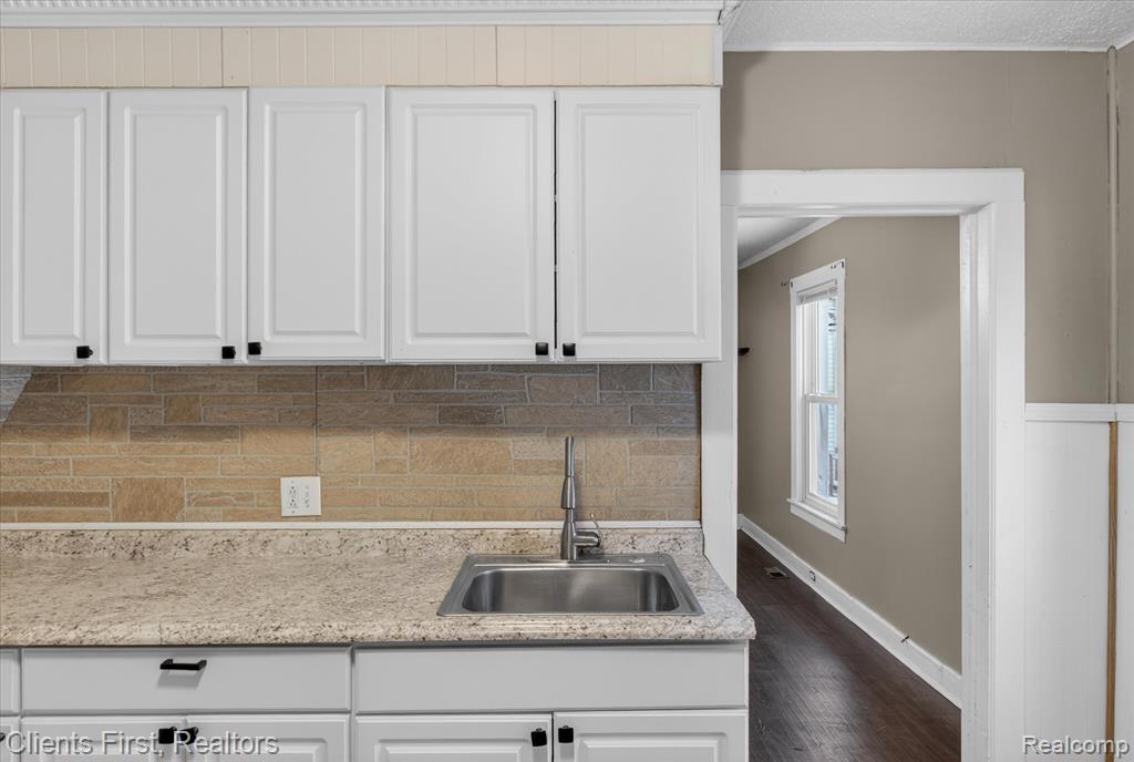 845 Orange Street, Wyandotte, MI 48192 — Photo 13