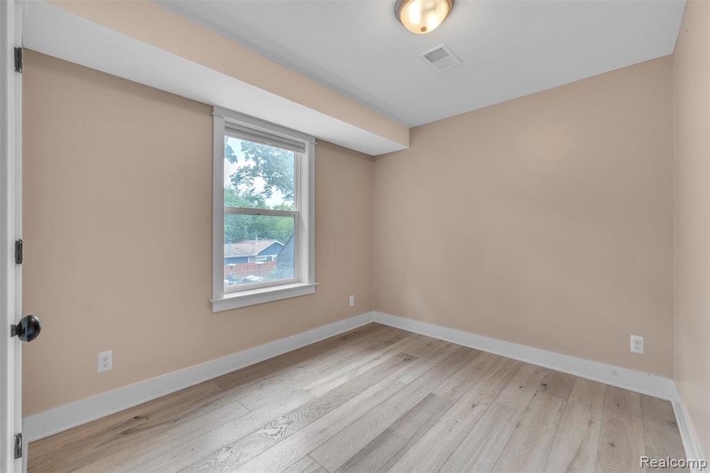715 Gardenia Avenue, Royal Oak, MI 48067 — Photo 34