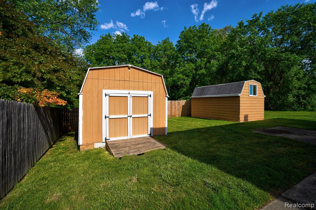 943 BRADLEY Avenue, Flint, MI 48503 — Photo 7
