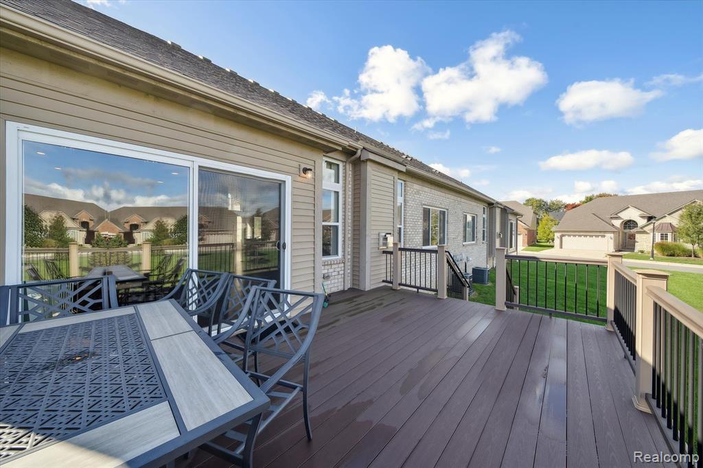 5121 HAWKSEYE Trace, Warren, MI 48092 — Photo 47