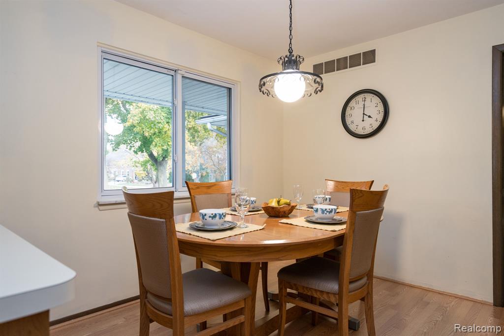 758 Lake Forest Road, Rochester Hills, MI 48309 — Photo 6
