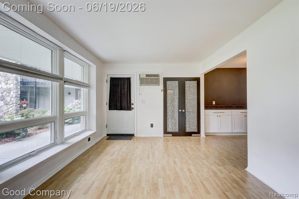 4345 Crooks Road, 4, Royal Oak, MI 48073 — Photo 6
