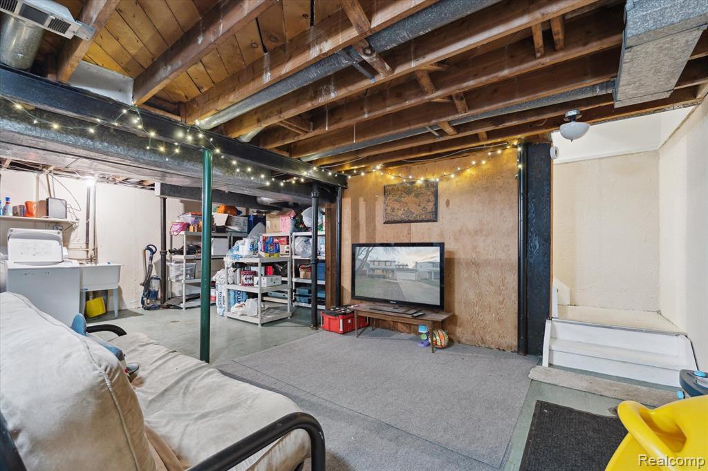 519 N MANITOU Avenue, Clawson, MI — Photo 41