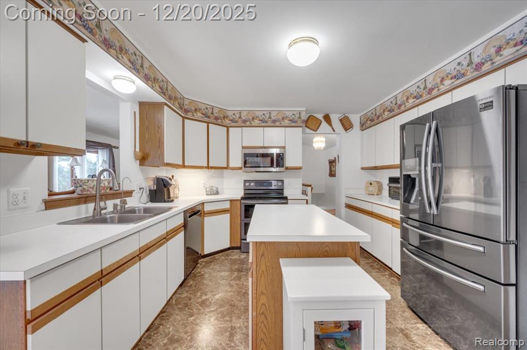 6845 Serenity Drive, Troy, MI 48098 — Photo 13
