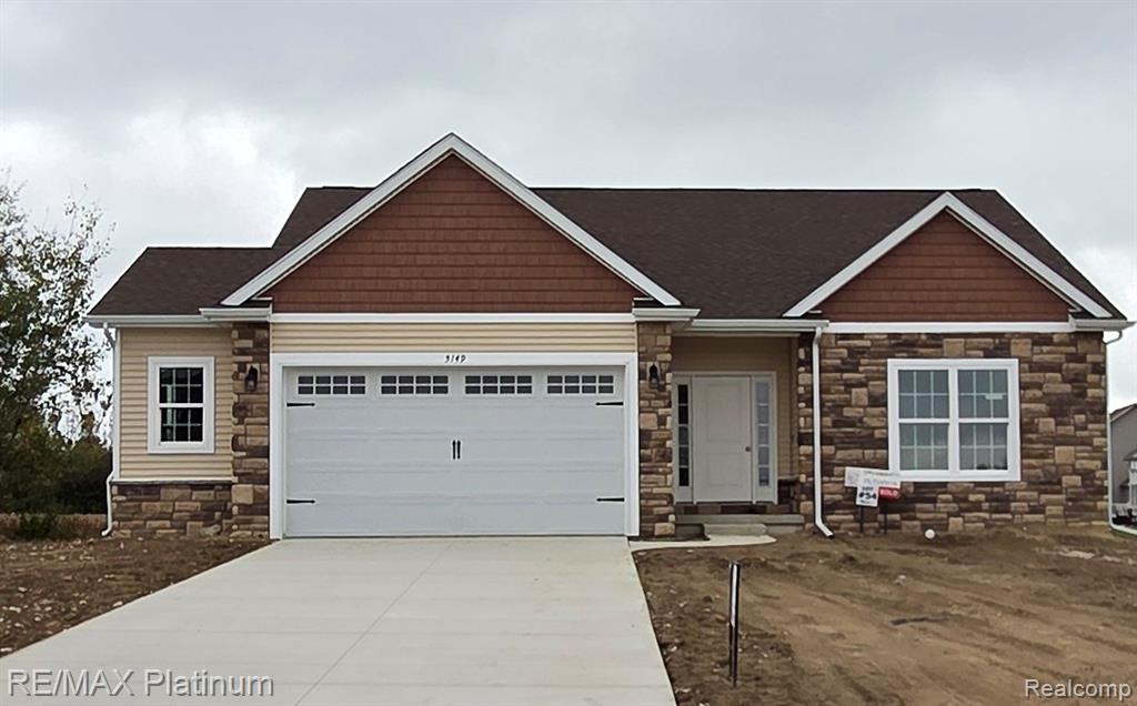 5149 WALKABOUT Lane, Swartz Creek, MI 48473 — front exterior