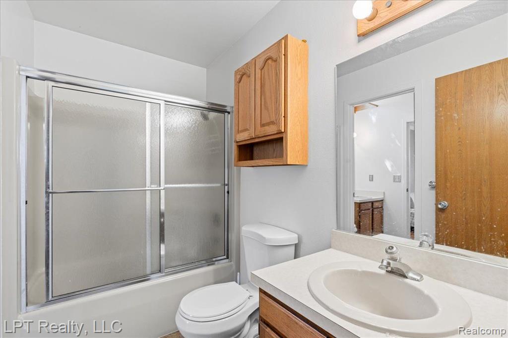 5680 DEVILLE, East Lansing, MI 48823 — Photo 15
