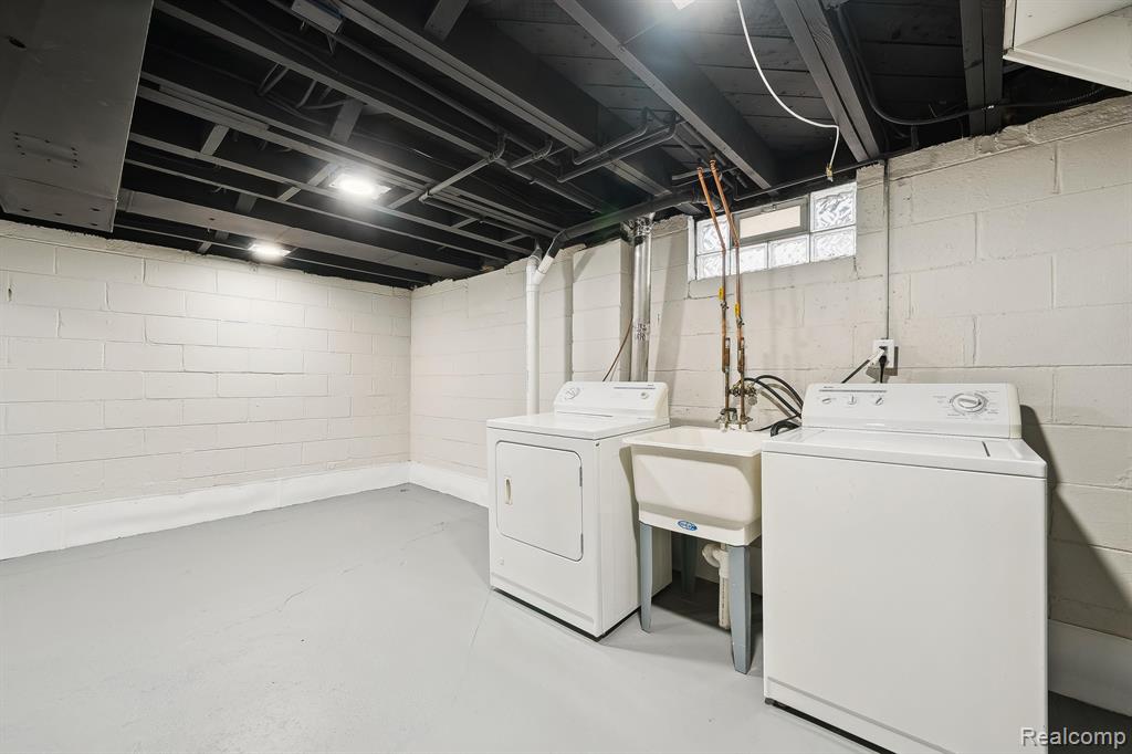 921 N EDGEWORTH Avenue, Royal Oak, MI 48067 — Photo 33