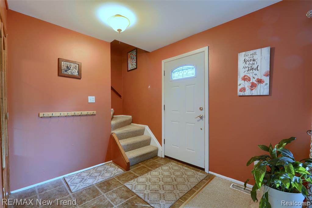 851 N Webik Avenue, Clawson, MI — Photo 3
