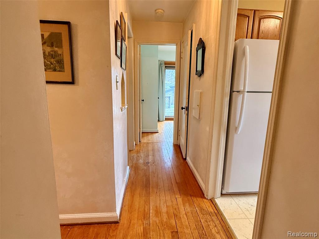9900 Cranston Street, Livonia, MI 48150 — Photo 17
