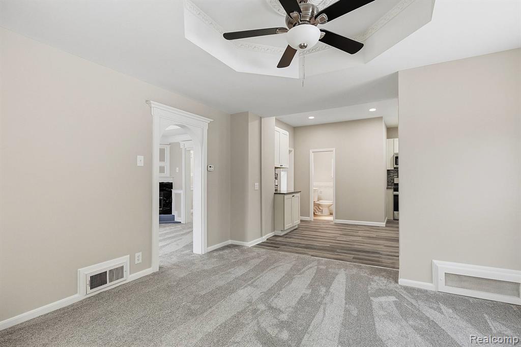 142 Miller Street, Mount Clemens, MI 48043 — Photo 19
