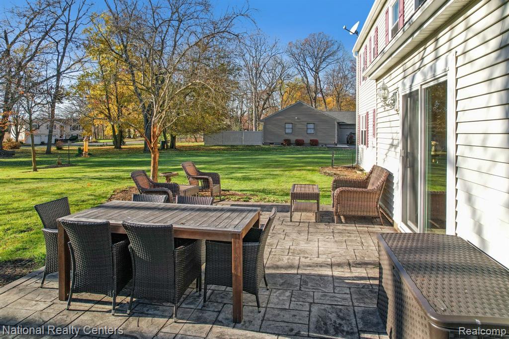 9812 ATWOOD Drive, South Lyon, MI 48178 — Photo 7