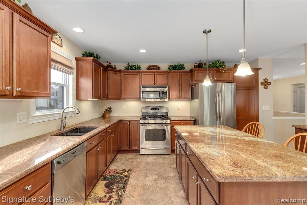 8392 PARKRIDGE Drive, Dexter, MI 48130 — Photo 5