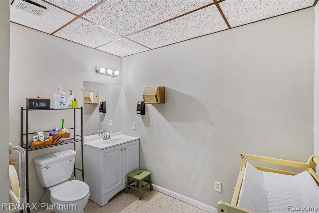 3552 Avon Street, Hartland, MI 48353 — Photo 31