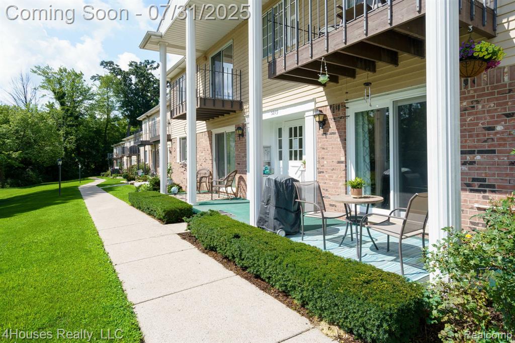 5273 Highland Road, 108, Waterford, MI 48327 — Photo 4