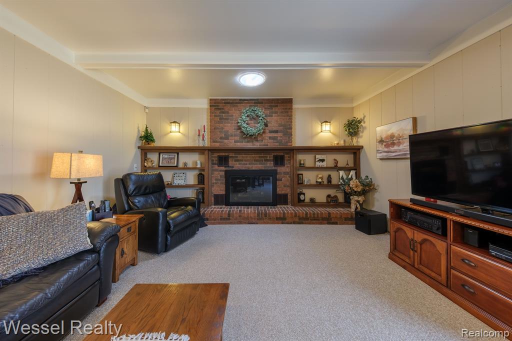47829 BEN FRANKLIN Drive, Shelby Twp, MI 48315 — Photo 13