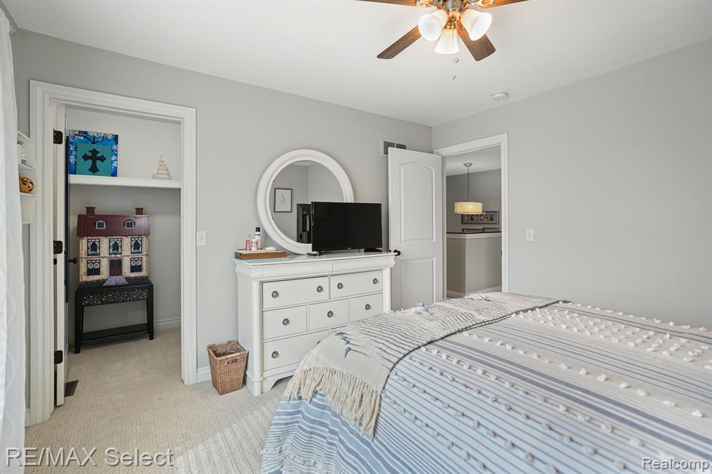 9212 HIDDEN OAKS Drive, Grand Blanc, MI 48439 — Photo 20