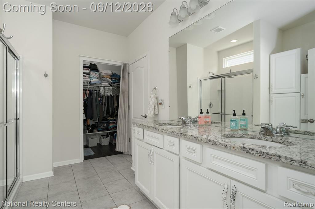 1233 Lark St, Lake Orion, MI — Photo 17