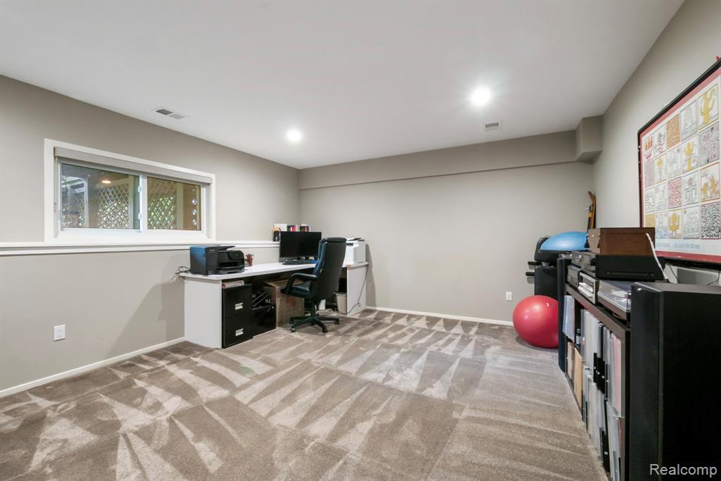5775 Eastman Boulevard, West Bloomfield, MI 48323 — Photo 39