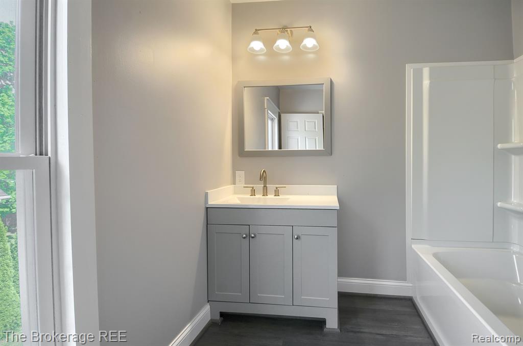 11 1ST Street, Oxford, MI 48371 — Photo 34