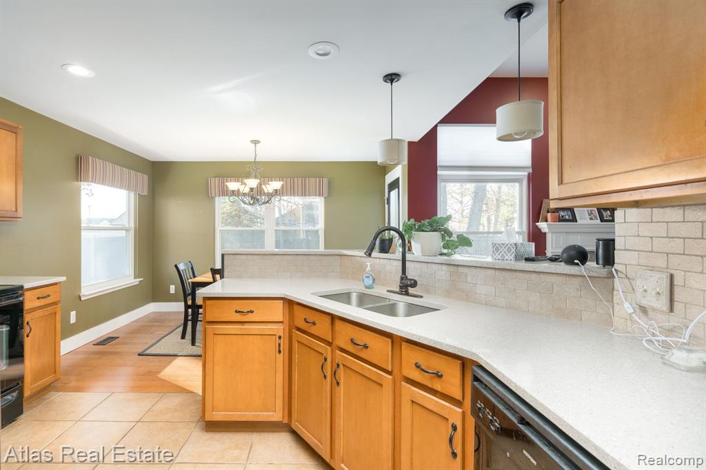4400 Pebble Creek Boulevard, Burton, MI 48439 — Photo 24