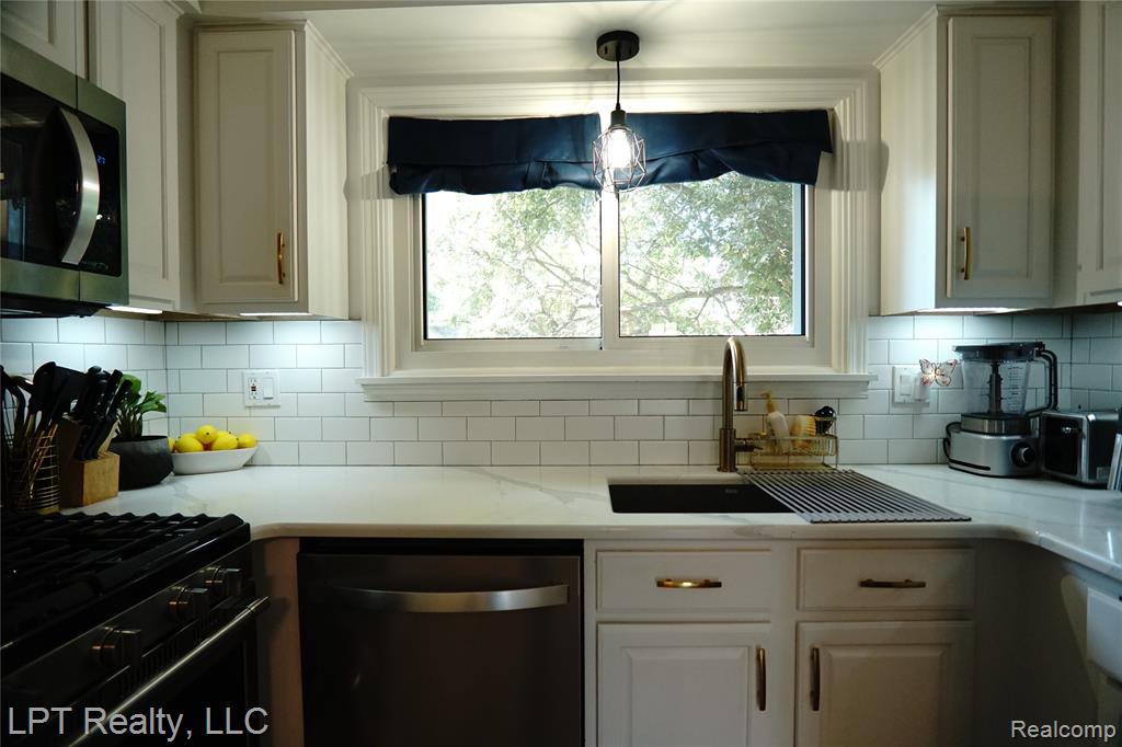 16282 Truwood, Woodhaven, MI 48183 — Photo 7