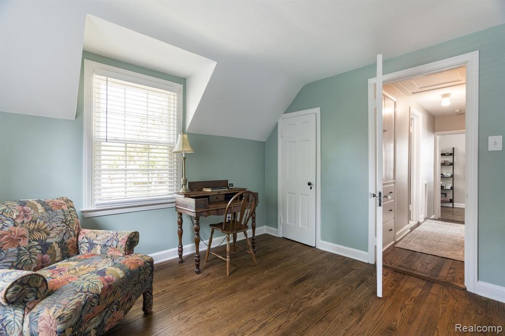 27714 California Drive NE, Lathrup Village, MI 48076 — Photo 16