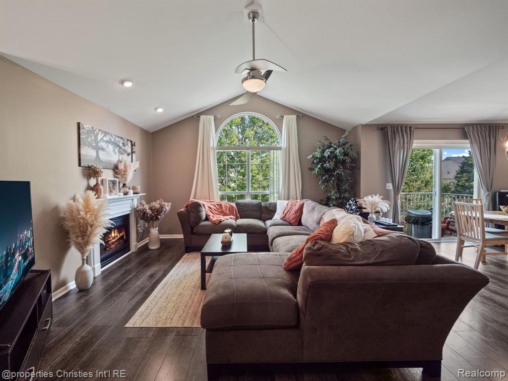 8201 CHESAPEAKE Circle, Walled Lake, MI 48390 — Photo 5