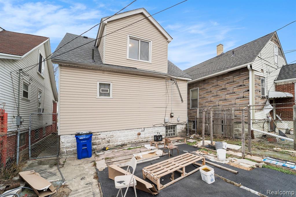 4568 CHARLES Street, Hamtramck, MI 48212 — Photo 25