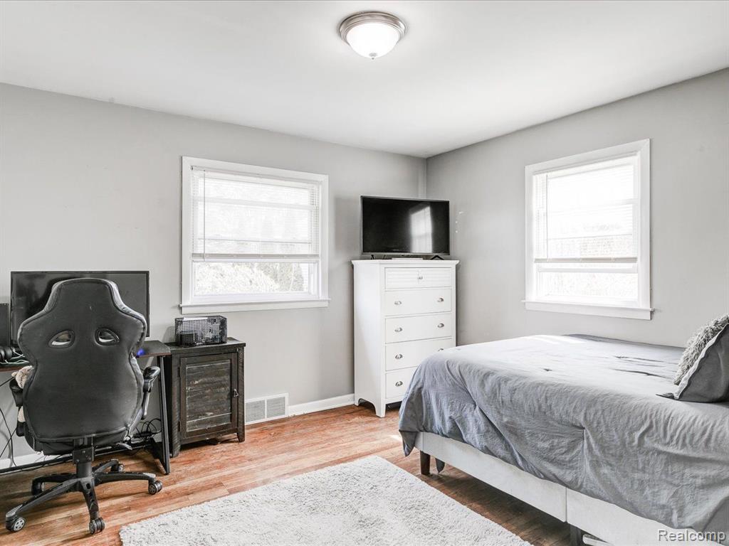 4316 PINE GROVE Avenue, Fort Gratiot, MI 48059 — Photo 14