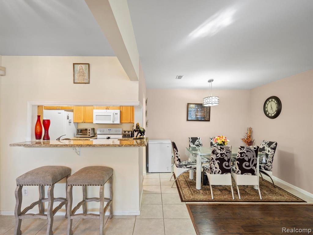 4043 BERKSHIRE Drive, Sterling Heights, MI 48314 — Photo 15