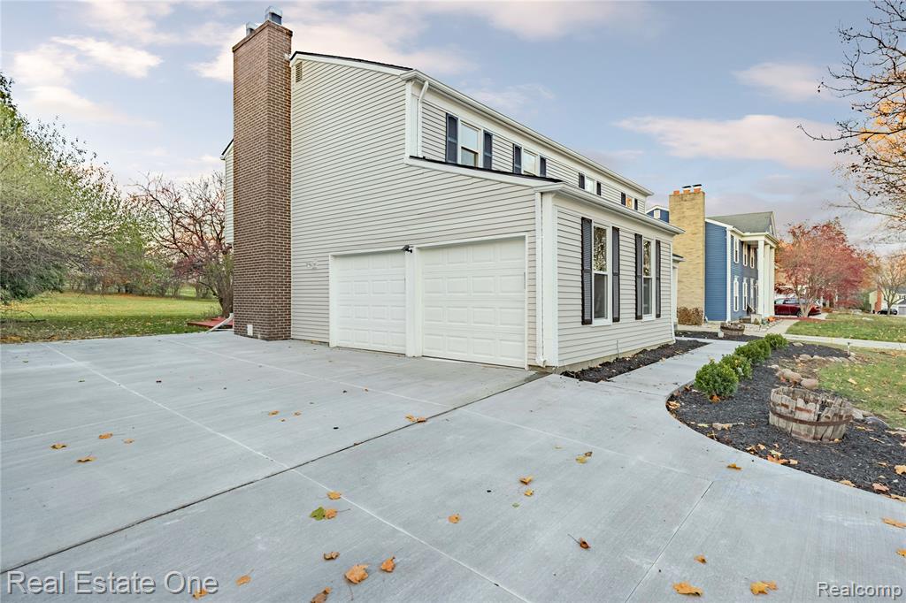 5426 N Piccadilly, West Bloomfield, MI — Photo 6