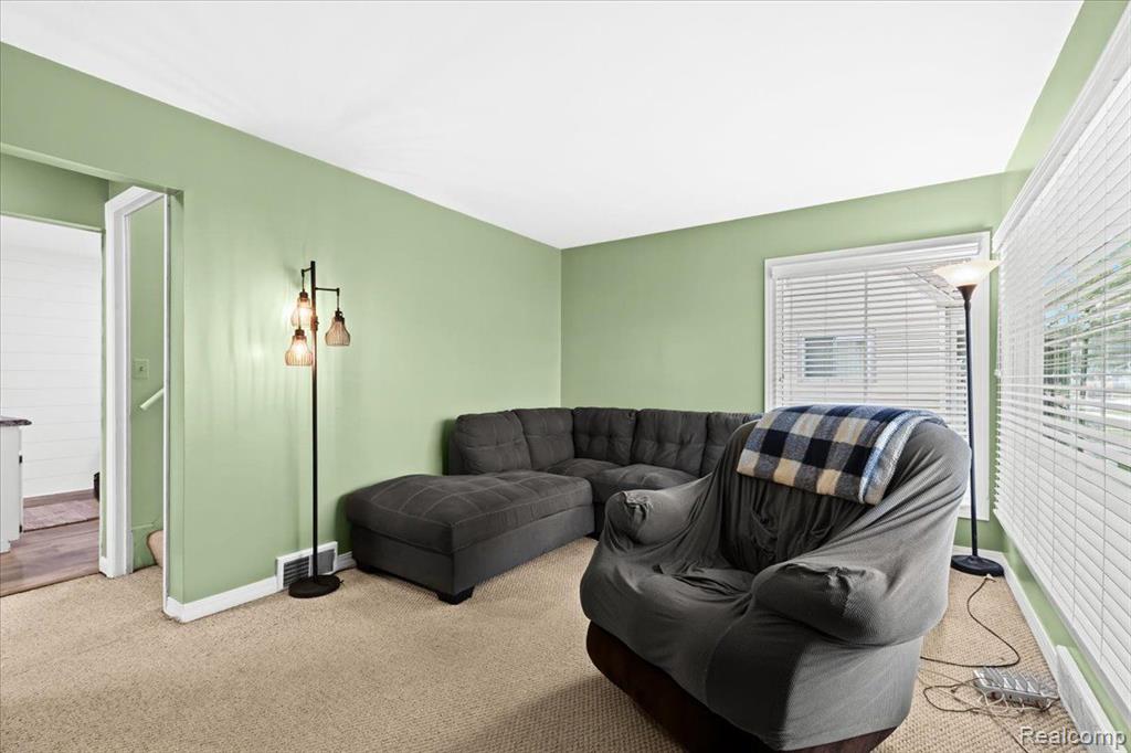 7032 DEERING Street, Garden City, MI — Photo 4