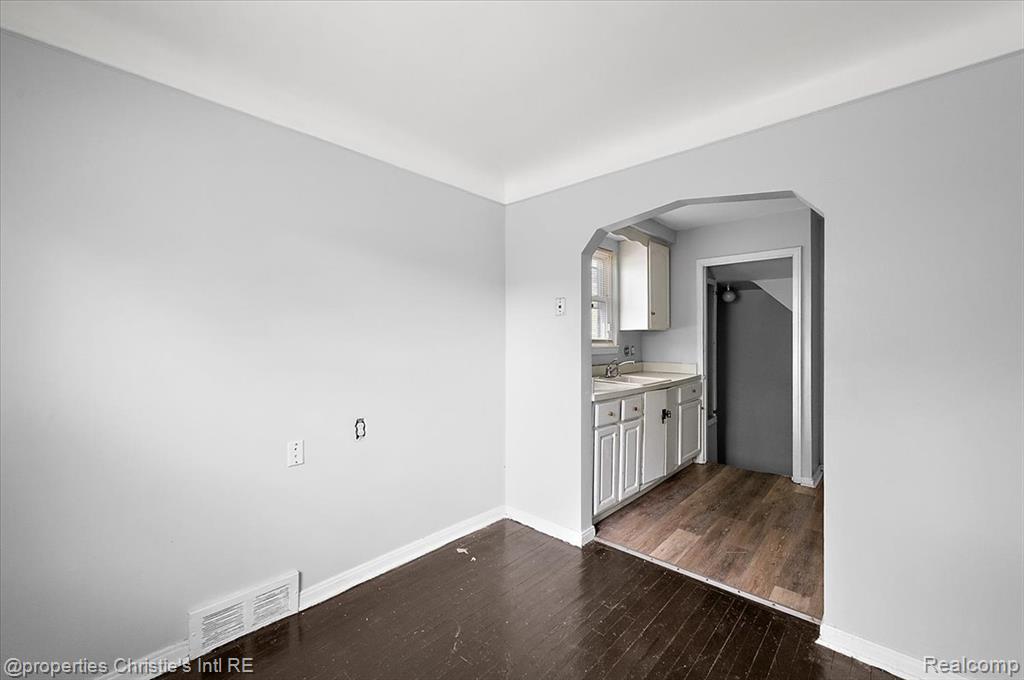 13916 Rossini Drive, Detroit, MI 48205 — Photo 8