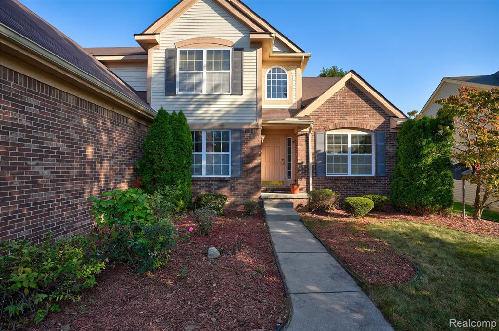 805 Columbia Drive, Flint, MI 48503 — front exterior