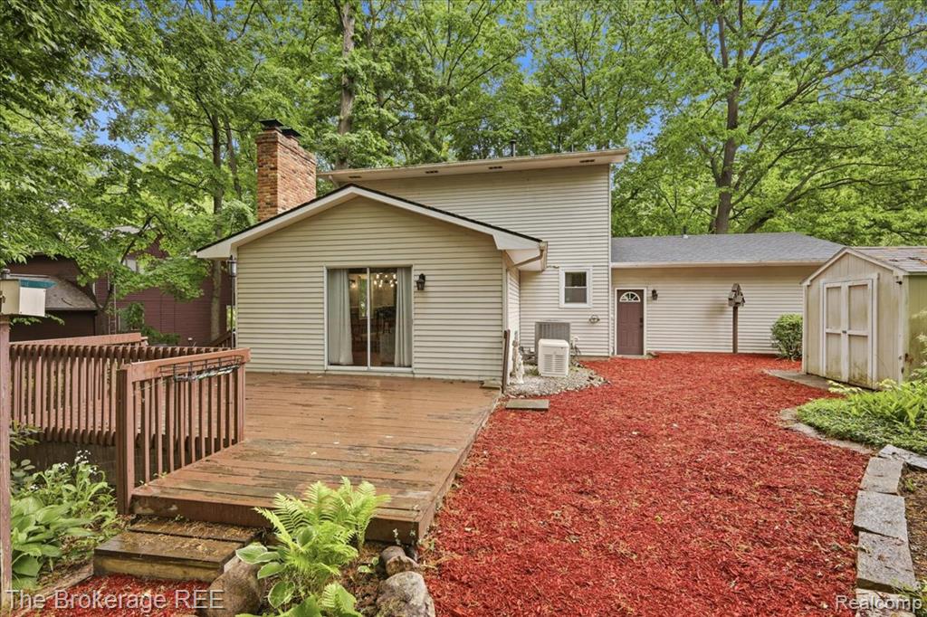 5639 Cross Village Road, Grand Blanc, MI 48439 — Photo 8